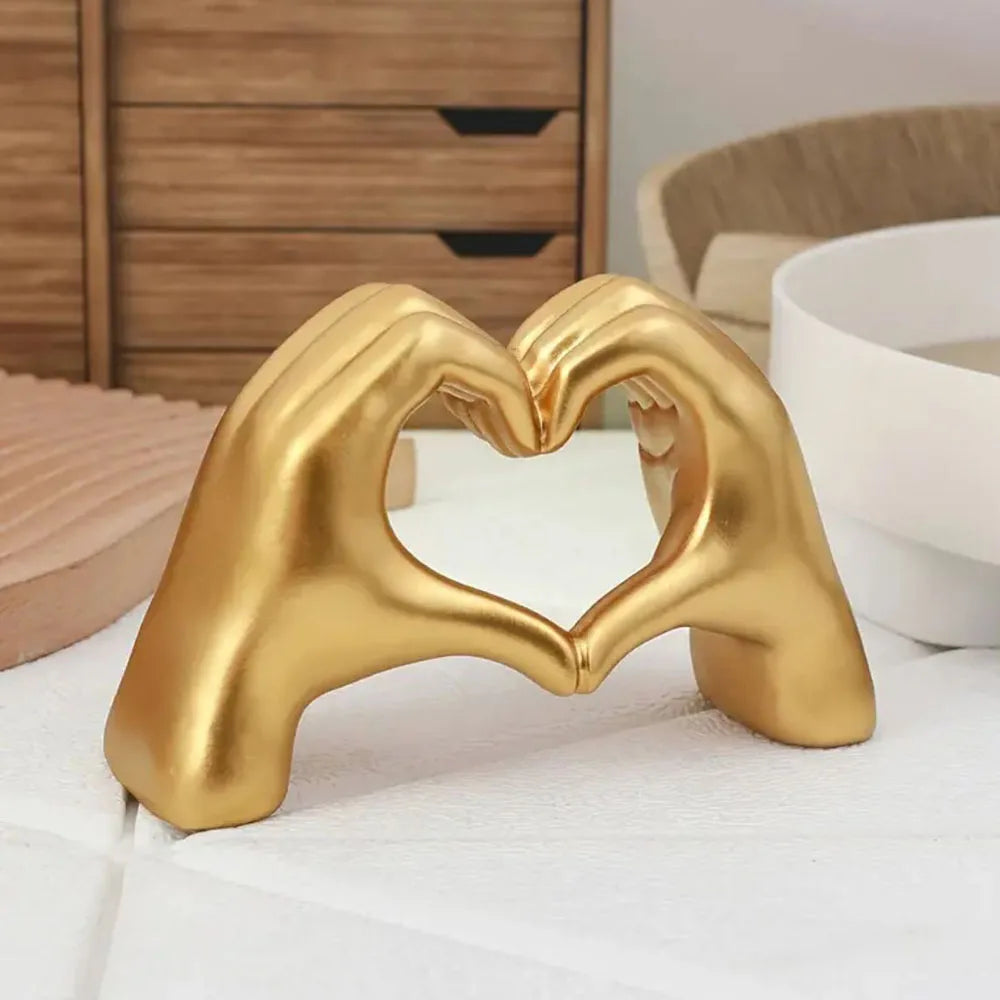 HERZ SKULPTUR – MODERNE DEKOFIGUR IN GOLD, WEISS, SCHWARZ & SILBER