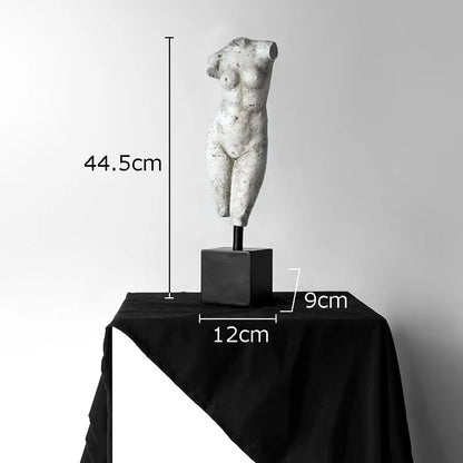 KUNSTHARZ SKULPTUR – ABSTRAKTE KÖRPERSTATUE IN WEISS AUF SOCKEL