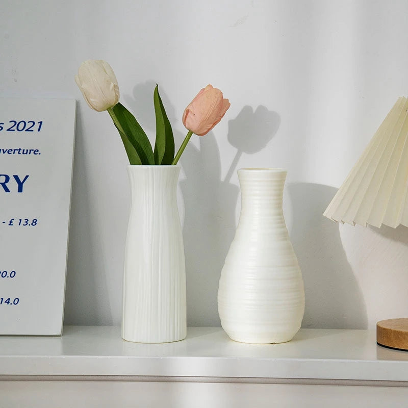 AMARA VASE – MINIMALISTISCHES WEISSES DESIGNSTÜCK