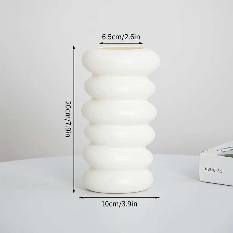AMARA VASE – MINIMALISTISCHES WEISSES DESIGNSTÜCK