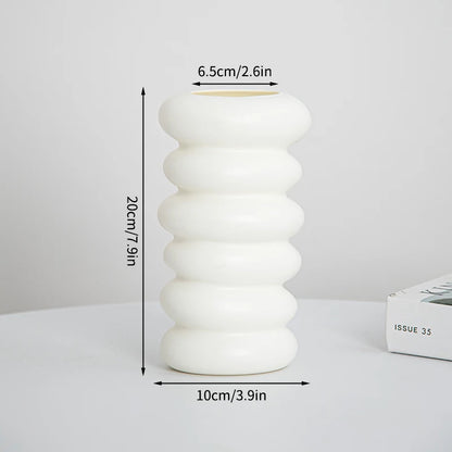 AMARA VASE – MINIMALISTISCHES WEISSES DESIGNSTÜCK