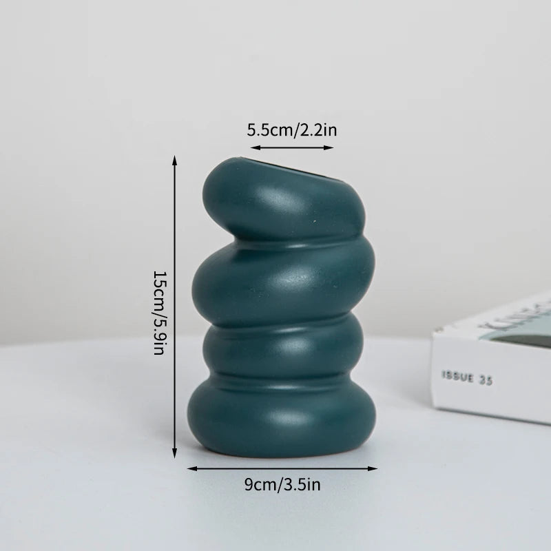AMARA VASE – MINIMALISTISCHES WEISSES DESIGNSTÜCK