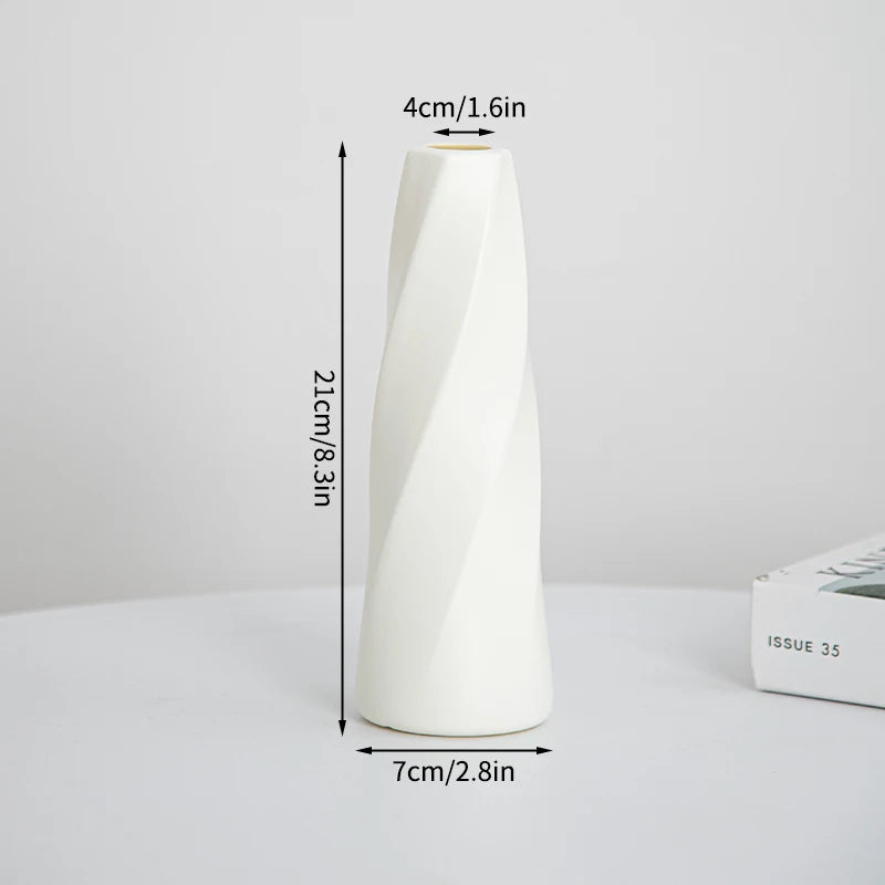 AMARA VASE – MINIMALISTISCHES WEISSES DESIGNSTÜCK