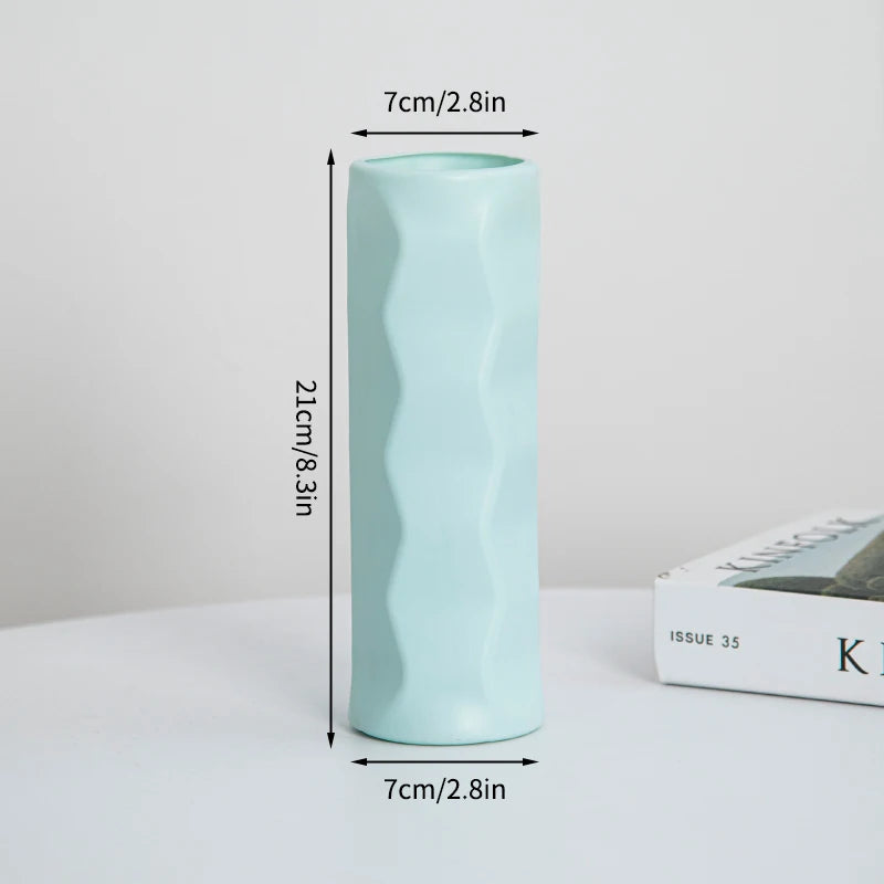 AMARA VASE – MINIMALISTISCHES WEISSES DESIGNSTÜCK