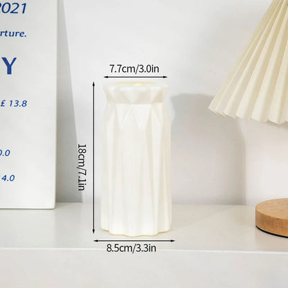 AMARA VASE – MINIMALISTISCHES WEISSES DESIGNSTÜCK