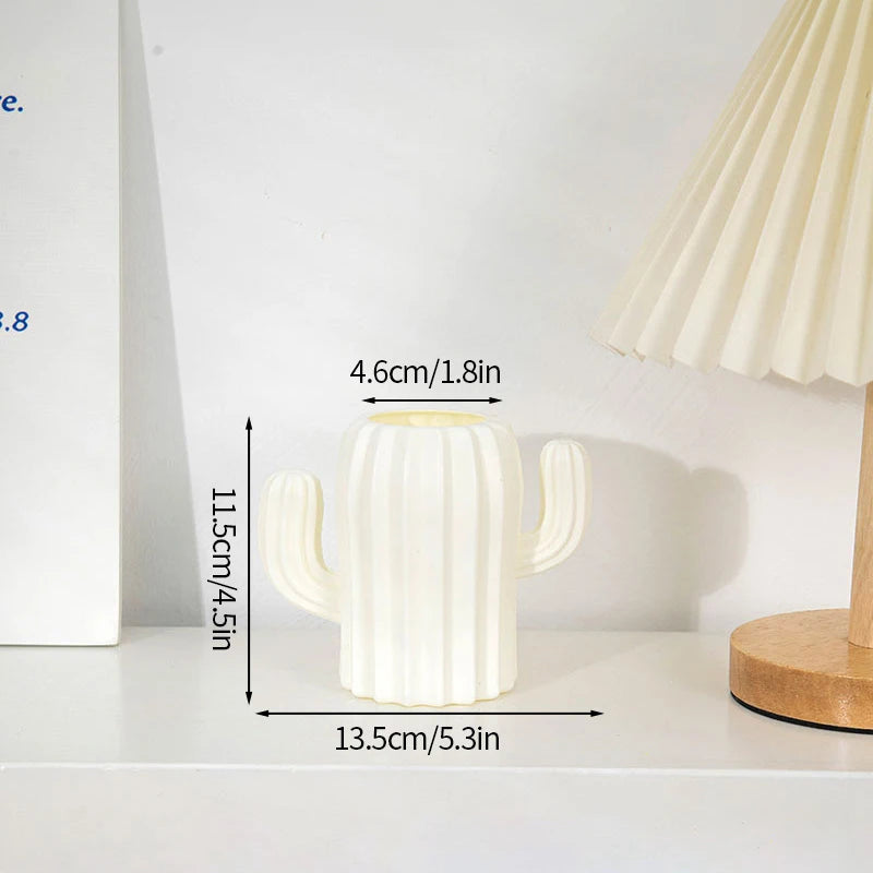 AMARA VASE – MINIMALISTISCHES WEISSES DESIGNSTÜCK