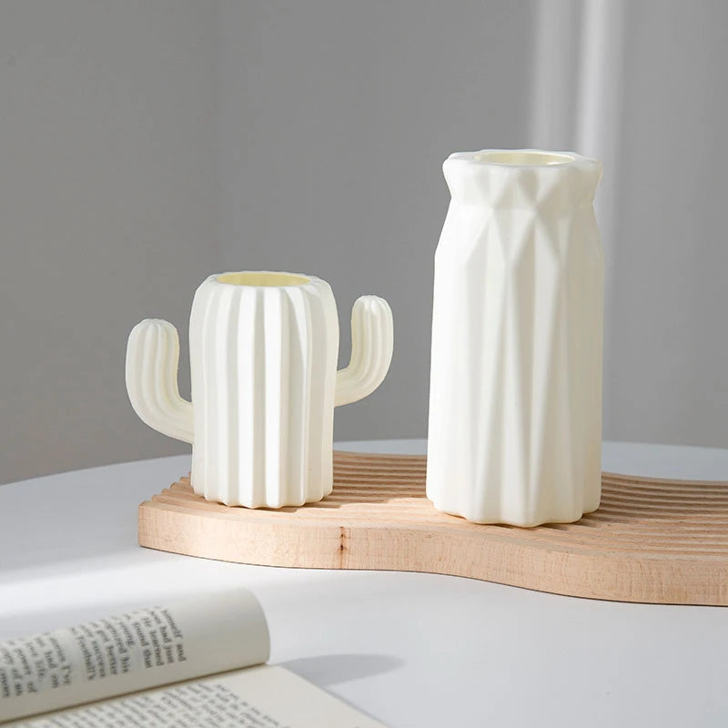 AMARA VASE – MINIMALISTISCHES WEISSES DESIGNSTÜCK