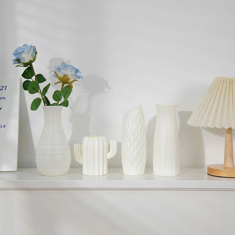 AMARA VASE – MINIMALISTISCHES WEISSES DESIGNSTÜCK