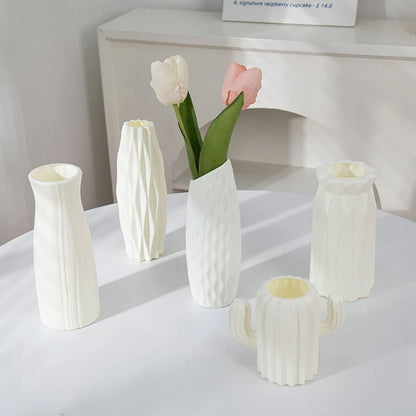 AMARA VASE – MINIMALISTISCHES WEISSES DESIGNSTÜCK